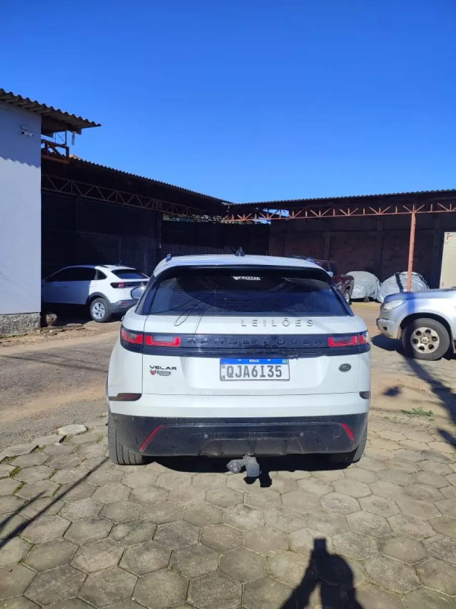 LOTE 002 - VEÍCULO I/LR RANGE ROVER VELAR 2.0 P250 R-DYN. SE, ANO 2018, PLACAS QJA6I35, COR BRANCA