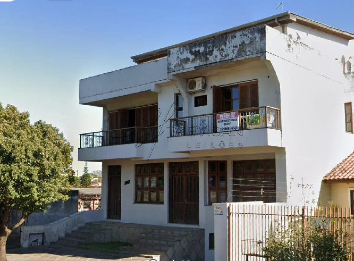 LOTE 002 - Apartamento frontal no 3º andar