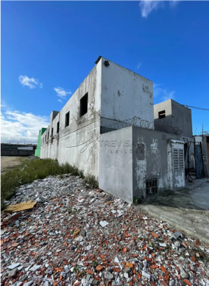 LOTE 000 - Prédio de Alvenaria com 16 Unidades Habitacionais