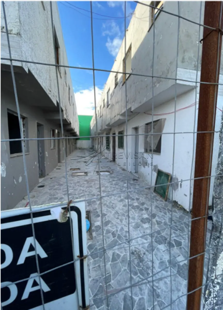 LOTE 000 - Prédio de Alvenaria com 16 Unidades Habitacionais