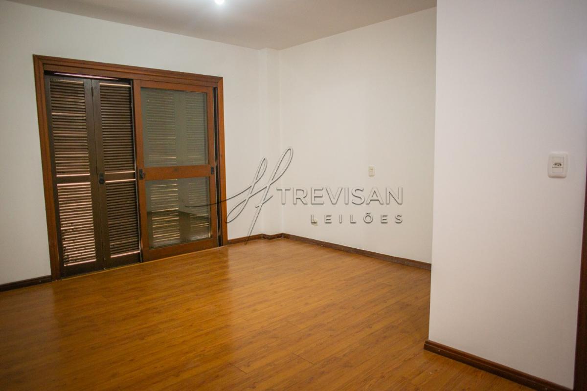 Apartamento com 175m2 no Edifício Dom Pedro - Cachoeira do Sul