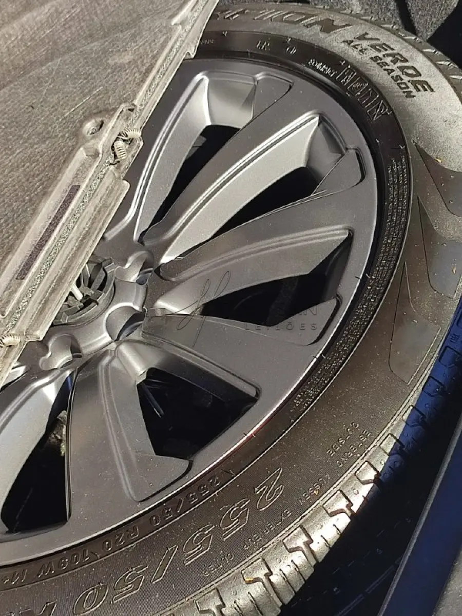 LOTE 002 - VEÍCULO I/LR RANGE ROVER VELAR 2.0 P250 R-DYN. SE, ANO 2018, PLACAS QJA6I35, COR BRANCA