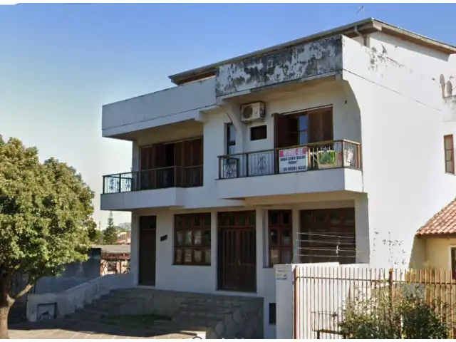 Sala Comercial e 2 Apartamentos - em Santo Ângelo / RS.