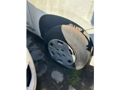 LOTE 001 - FIAT UNO VIVACE 1.0 FLEX, ANO 2014