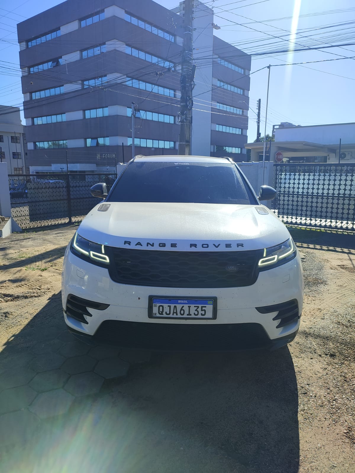 LAND ROVER RANGE ROVER VELAR 2.0 P250 R-DYN. SE ANO 2018. Parcelável.